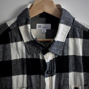 GAP black and white flannel shirt - L